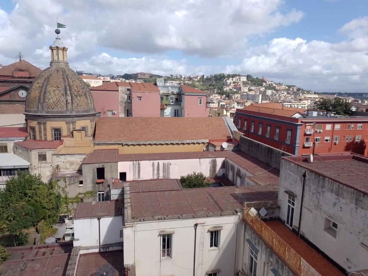 Uno Sguardo Sui Tetti * Naples